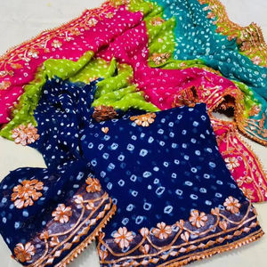 โกต้าทำงานซาลวาร์ Kameez สำหรับเพื่อนเจ้าสาวที่มีไหวพริบแบบดั้งเดิมและทันสมัย - Product Image 1