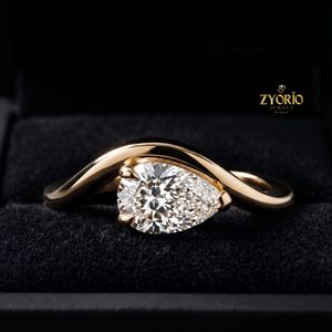 Anillo de compromiso con corte de pera en oro de 18K, anillo de declaración contemporáneo de lujo - Product Image 4