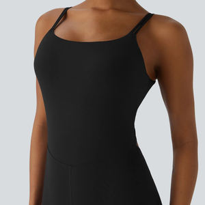 Mono de yoga de alta calidad, agradable al tacto, con sujetador incorporado, para entrenamiento, con efecto fruncido y corte acampanado para mujer - Product Image 4