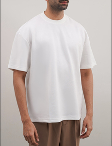 T-shirt pour homme en coton 100% à col rond et manches courtes, coupe classique, couleur unie, vêtement décontracté, jersey tricoté, teinture unie - Product Image 3