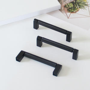 Tiradores de Muebles de Lujo con Textura Moleteada, de Aleación de Zinc, para Gabinetes de Cocina, Cajones y Puertas de Armario, en Negro y Dorado - Product Image 3