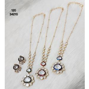 Conjunto de Collar Kundan Pesado para Boda con Aretes y Joyería para la Cabeza, para Fabricación de Joyería Nupcial, Venta al por Mayor - Product Image 1