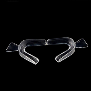 Protector bucal de goma y EVA fabricado en Pakistán para uso Multideportivo, protector bucal para boxeo, Sanda con estuche - Product Image 4