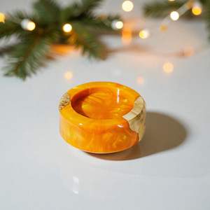 Porte-bougie artisanal en résine et bois, forme personnalisée, pour la décoration de la maison et les intérieurs de luxe - Product Image 1