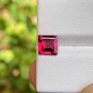 Fournisseur en gros de pierres de paume en grenat naturel (coupe émeraude) 4x4mm 2-3ct pour la protection et l'équilibre énergétique, prix Inde - Product Image 2