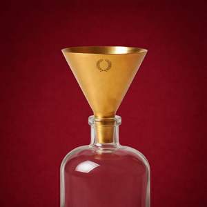 Embudo de Acero Inoxidable con Mango para una Transferencia de Líquidos sin Derrames, Diseño Resistente y Duradero, Ideal para Bares y Uso Doméstico - Product Image 5