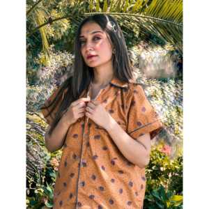 Ensemble chemise imprimée boutonnée et pyjama en coton macaron premium pima pour femme - Product Image 5