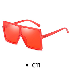 Lunettes de soleil carrées multicolores pour femmes, lunettes de soleil rétro tendance avec monture colorée - Product Image 1