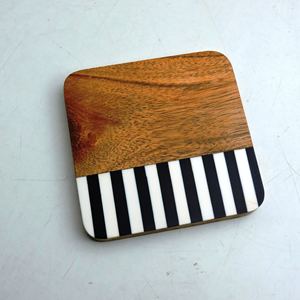 แผ่นรองแก้วลายแถบเปียโนสีดำและสีขาวสินค้าทำด้วยมือ - Product Image 1