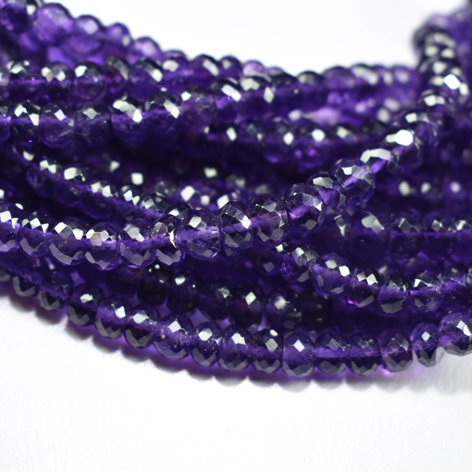 เช่นเดียวกับภาพ