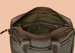 Maletín y Bolso Mensajero de Cuero Genuino Hecho a Mano para Portátil, Ligero y Unisex, para MacBook, para Uso Profesional - Product Image 4