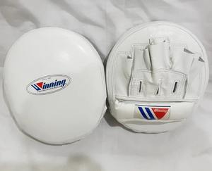 นวมต่อยมวยแบบมืออาชีพน้ำหนักเบาสีขาว - Product Image 1