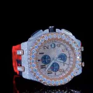 Montre personnalisée à affichage analogique de luxe, diamant moissanite glacé bicolore avec bracelet style hip hop en caoutchouc rouge et verre durable - Product Image 4