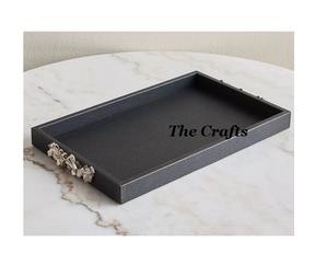 Bandeja de Servicio Exclusiva de Madera y Cuero con Asas de Diseño, Bandeja para Comida en Color Negro - Product Image 1