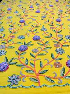 Robe de soirée élégante, style bal, en satin brodé, lin, rayonne et fausse fourrure, imprimée et décorée de motifs - Product Image 3