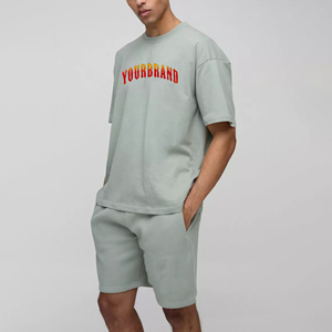 Conjunto de 2 uds de ropa informal de verano para hombre, logotipo impreso DTF personalizado, artículo más vendido de verano, conjunto de pantalones cortos y camisa de dos piezas para hombre - Product Image 1