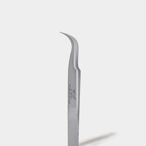 Pince à épiler Vetus 7-SA en acier inoxydable argenté en forme de S, courbée pour volume, avec pointes en fibre et pointe fine pour maquillage des yeux de précision - Product Image 1