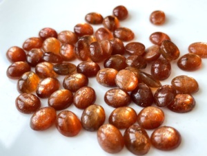 Cabochon ovale en pierre de soleil naturelle 3x5mm à 10x14mm qualité AAA-Cabochon ovale en pierre de soleil de qualité supérieure - Product Image 2