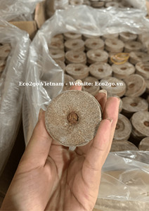 Venta al por mayor a granel de 42mm,35mm pellets de fibra de coco/pellet de coco Jiffy para vivero precio barato hecho en Eco2go Vietnam - Product Image 2