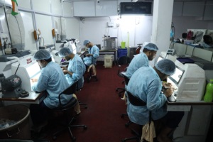 วัสดุกระจกหน้าปัดเพชรวัสดุประเภทวงดนตรีเพชรโมอิสซาไนต์สแตนเลสสีเงินทองคำขาวทองคำขาวทองคำขาวสีเหลืองทอง - Product Image 5