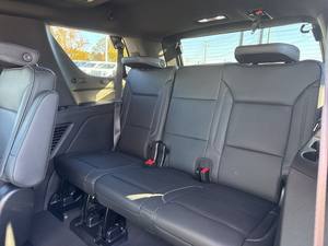 GMC Yukon Denali 2024 SUPER LIMPIO, MOTOR AUTOMÁTICO, TECHO PANORÁMICO, ASIENTOS DE CUERO - Product Image 3