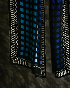 Châle carré en soie pure 100% imprimé double face numérique personnalisé Hijab en mousseline de soie à la mode pour fête ethnique de luxe fabriqué à carreaux en lin - Product Image 3