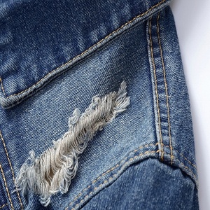 Veste en jean Slim Fit 2023 pour hommes Veste d'hiver pour hommes OEM sur mesure avec logo personnalisé brodé Veste en jean bleu délavé - Product Image 5