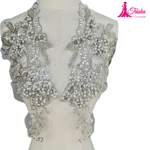 Apliques 3D con cuentas a mano de diseñador para mujer - Product Image 1