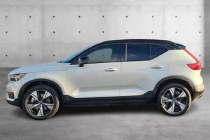 Vehículos Usados de Segunda Mano, XC40 P8 R-Design 2021, Listos para Enviar - Product Image 3
