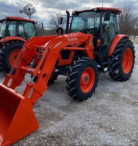 Duradero para Tractor de 60HP 4WD con Transmisión de Engranajes, Sistemas Hidráulicos Avanzados, Bomba y Motor, Accesorios Personalizables para Uso Agrícola - Product Image 5