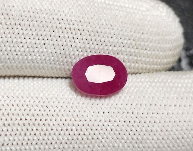 High Quality Natural Faceted Ruby Loose Gemstone Customized Oval Cut in Red for Unique Rings and Jewelry