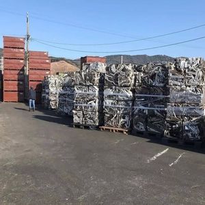 Compre Chatarra de Aluminio 6063 de Alta Calidad para Venta al por Mayor, Perfecta para Uso Industrial y Aplicaciones de Fabricación - Product Image 1
