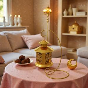 Farol Colgante de Metal Dorado de Lujo con Forma de Mariposa, con Soporte Decorativo, Luz Cálida de Vela, Elegante Decoración Festiva para el Hogar, Regalo para Ramadán - Product Image 3