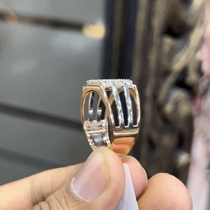 แหวนเพชรเจียระไนแบบธรรมชาติของผู้ชายทำด้วยมือสีทอง14K 18K แหวนแต่งงานแบบทันสมัยได้รับการรับรองจากบุคคลที่สาม - Product Image 3