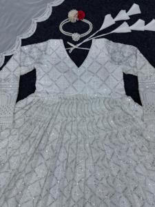 Buscando este mismo color hermoso vestido de diseñador de color blanco paz Anarkali Kurta conjunto con dupatta - Product Image 6