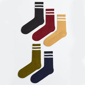 Chaussettes à poignée sur mesure pour hommes et femmes Conception de sport de football antidérapante avec logo imprimé pour chaussettes d'athlétisme d'entraînement en salle de sport - Product Image 2