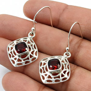 ของขวัญวันครบรอบสําหรับเธอ 925 เงินสเตอร์ลิงสีแดงโกเมนธรรมชาติอัญมณีเบาะรูปร่างห้อยต่างหูมุกเดือนมกราคมเครื่องประดับ - Product Image 2