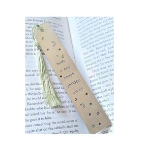 Signets en métal artistiques de premier ordre avec des motifs d'inspiration vintage parfaits pour améliorer les expériences de lecture - Product Image 1