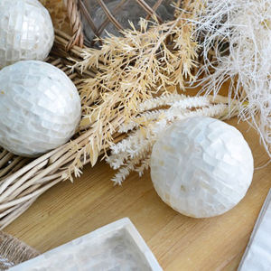 Bola decorativa de perlas Madre, Bola de perlas Madre en todos los tamaños y colores, hecha a mano en Vietnam - Product Image 3