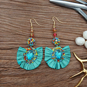 Tendance Offres Spéciales multicolore coeur et perle broderie Design boucles d'oreilles à la mode Style classique unisexe pour les cadeaux et les fêtes - Product Image 2