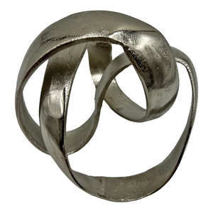 Escultura de metal con nudo infinito de la mejor apariencia en acabado plateado para escultura de nudo abstracto es la pieza de acento contemporáneo perfecta - Product Image 1