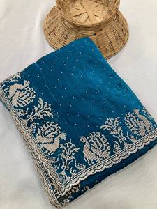 Sari de seda de gasa Fendy suave Premium moderno para bodas y fiestas con bordado completo C Pallu y trabajo Swarovski de secado rápido - Product Image 4