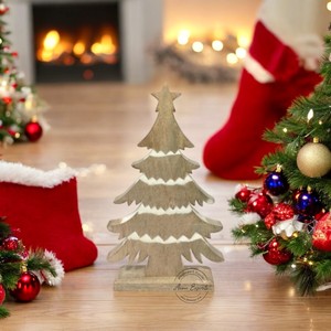 Décor de sapin de Noël en bois avec découpe de renne Finition rustique Accent festif pour table de vacances ou affichage d'étagère - Product Image 5