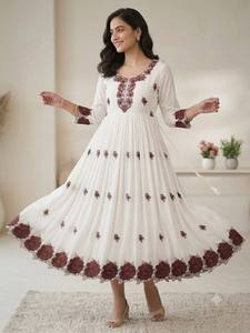 ชุดเสื้อและผ้าคลุมแบบ Anarkali สไตล์บอลลีวูด ผ้าจอร์เจตต์ งานปักลายสวยงามคุณภาพดีที่สุด ราคาขายส่ง - Product Image 1