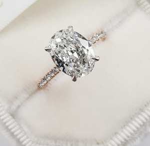 แหวนหมั้นเพชรมอยส์ซาไนต์ทรงรี3.30 CT ทรงรีบดยาวเพชรโซลิแทร์ใน925เงินหรือทอง - Product Image 1