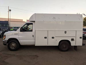 MEILLEURE OFFRE - FORD E-Series E-350 S-D 2 portes - Commercial/Cutaway/Châssis 138-176 pouces - Modèle 2016 d'occasion - Product Image 2