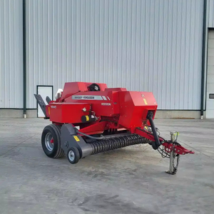 Presse à balles compacte Kubota pour la manutention du foin dans les petites exploitations agricoles - Product Image 3