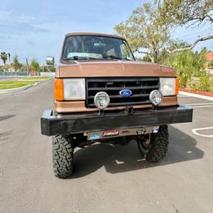 FORD BRONCO EDDIE BAUER USADO DE 1987 CON VOLANTE A LA IZQUIERDA/DERECHA - Product Image 1