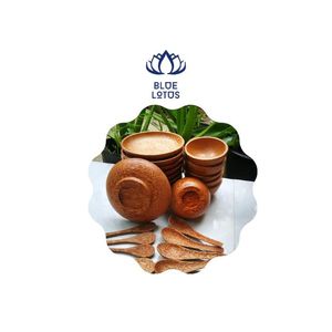 GEM Set of coconut <b>wooden</b> bowls and <b>chopsticks</b> small to large sizes - Product Image 1