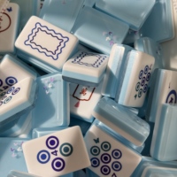 Jeu de Mahjong américain bleu glacé scintillant, 160 tuiles, tuiles de Mahjong en acrylique de luxe, jeu de tuiles de Mahjong américain design papillon